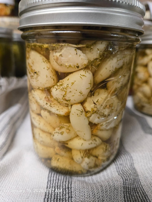 Organic pickled garlic